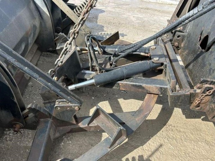 2013-freightliner-108sd-image-82