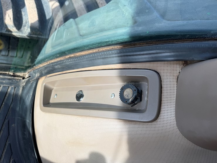 john-deere-8320rt-image-89