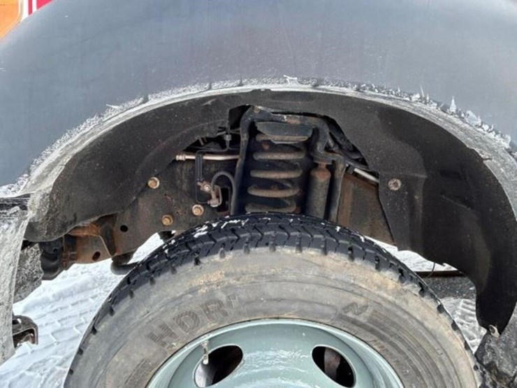 2015-ford-f550-xl-image-37