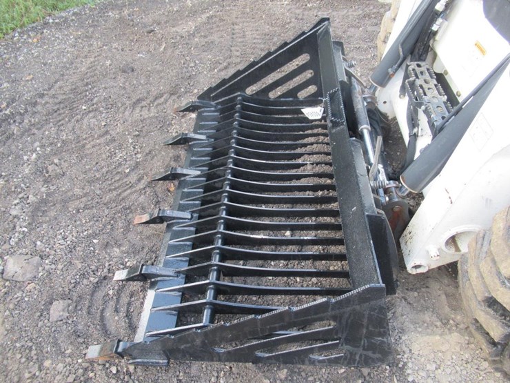 wildcat-68"-skid-steer-skeleton-tooth-bucket-image-2
