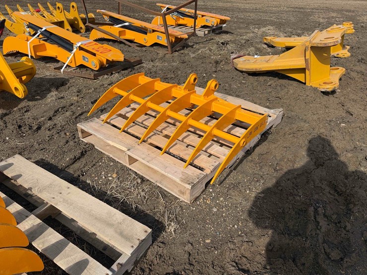 caterpillar-303-image-9