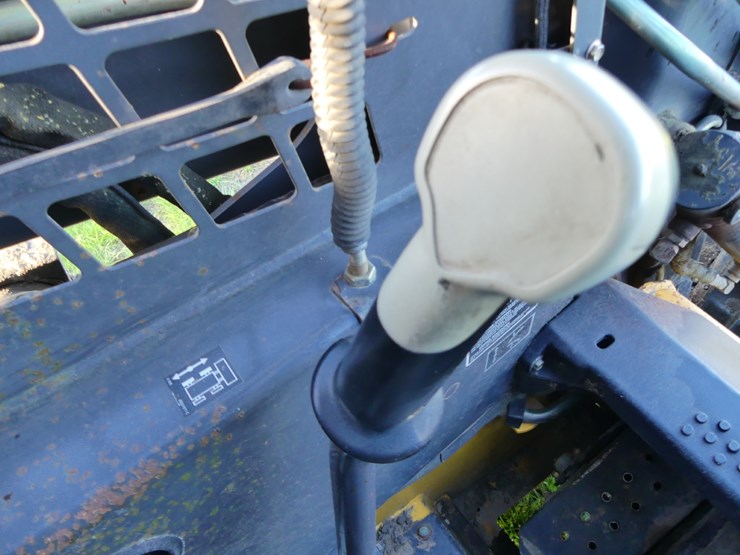 new-holland-l180-image-14