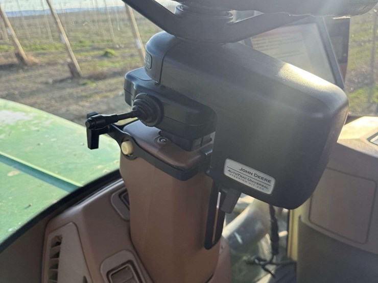 2000-john-deere-9400-image-30