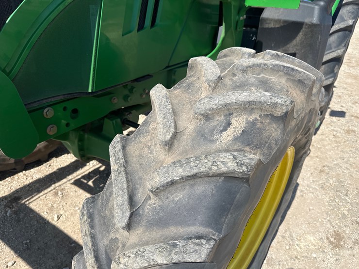 john-deere-6110r-image-2