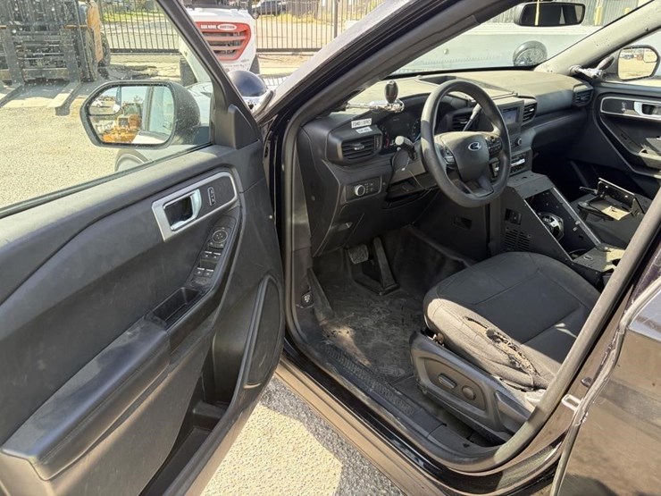 2020-ford-explorer-police-interceptor-image-12