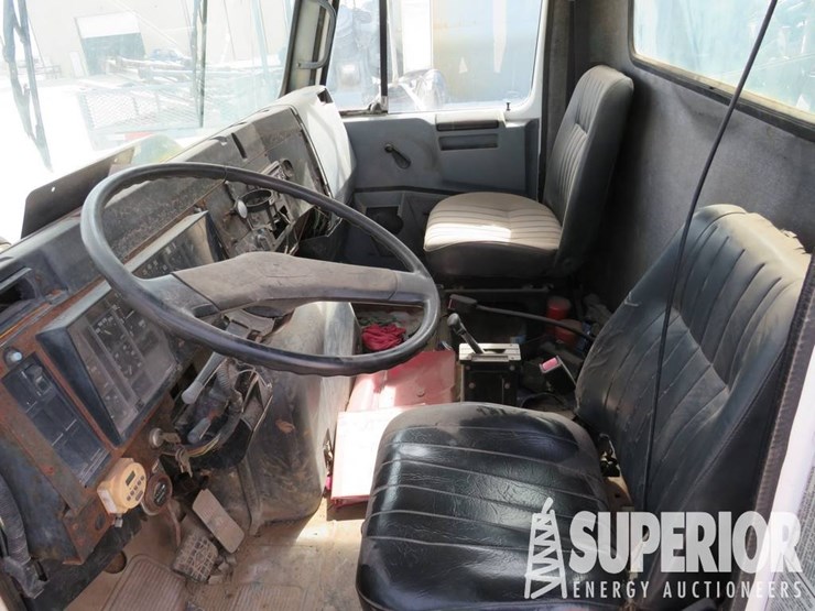 international-f2574-image-15