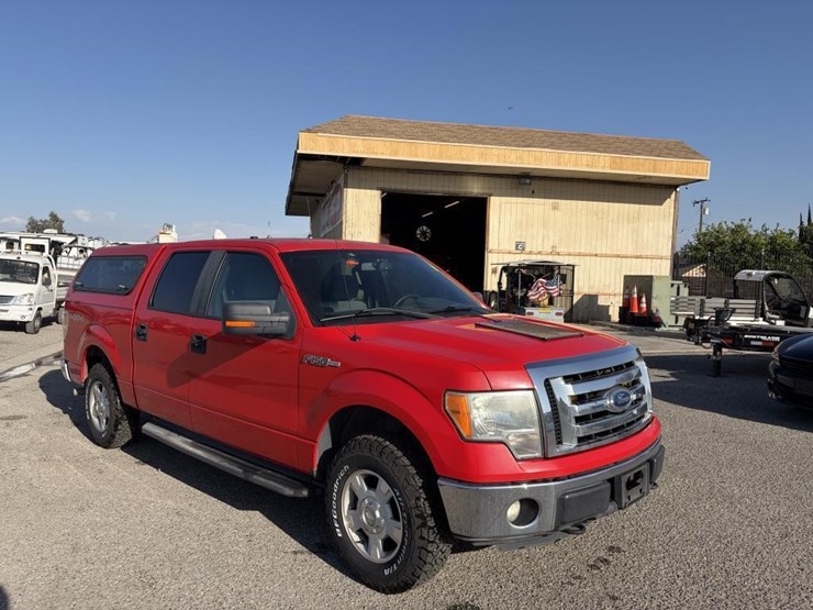 2011-ford-f150-xlt-image-2