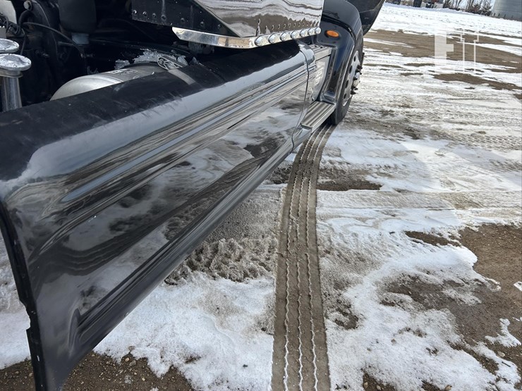 2012-peterbilt-386-image-56