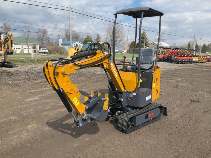 #1206-•-ats-rt12r-mini-excavator-image-1
