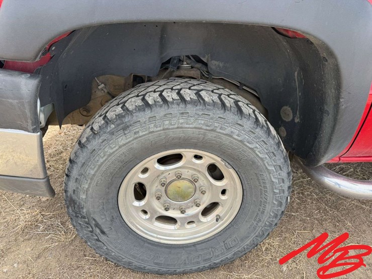 2004-chevrolet-2500-image-11