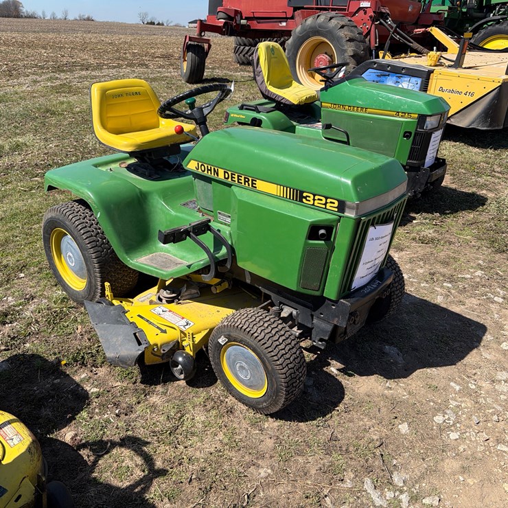 JOHN DEERE 322