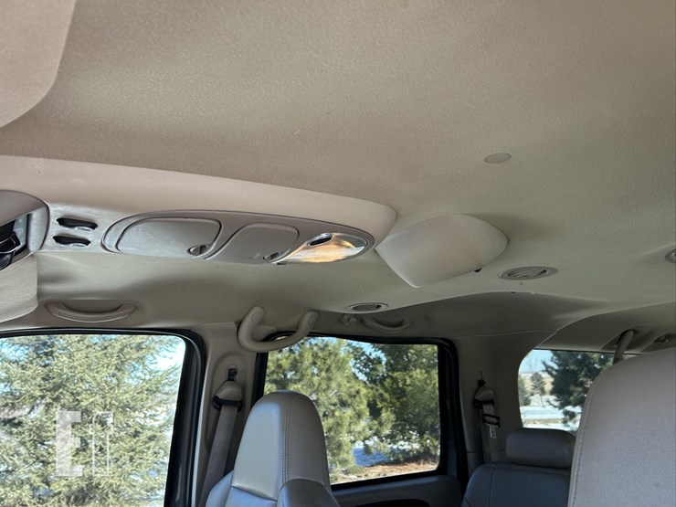 2003-ford-excursion-image-19