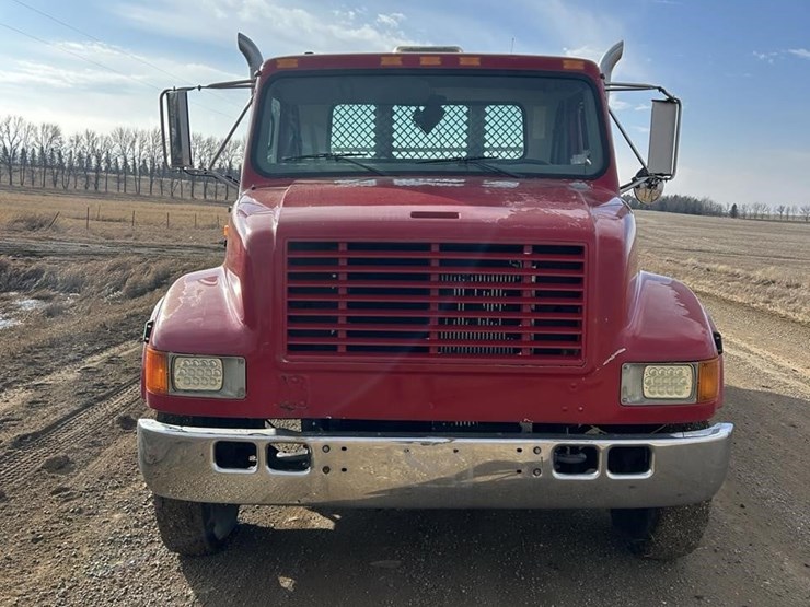 2002-international-4700-image-3