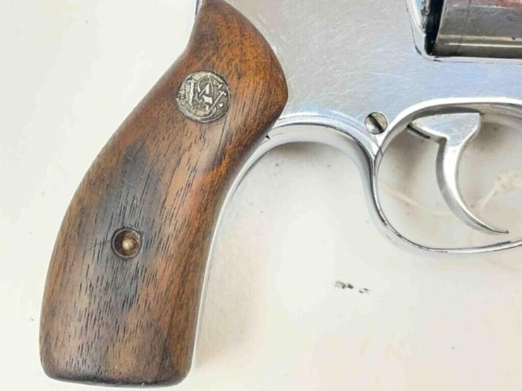 smith-&-wesson-revolver-image-12