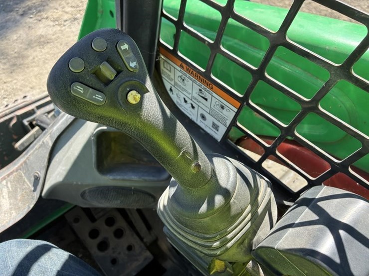 2020-bobcat-t550-image-13