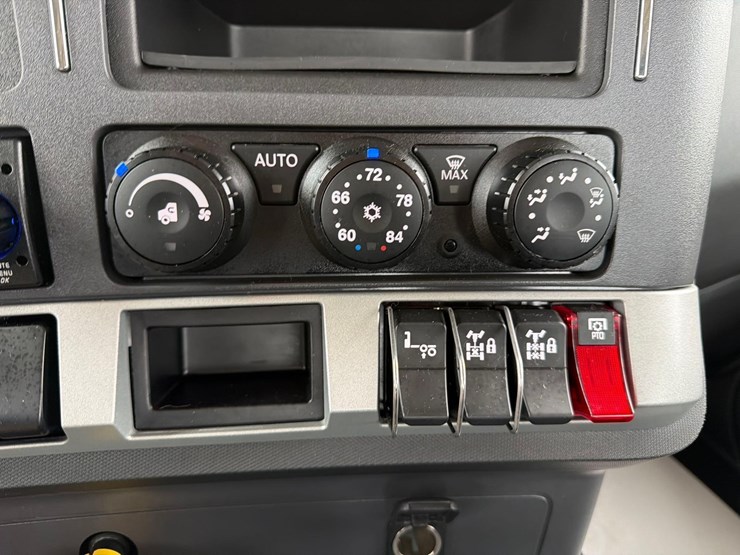 kenworth-t880-image-38