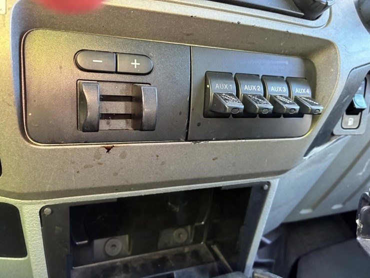 2016-ford-f550-image-12