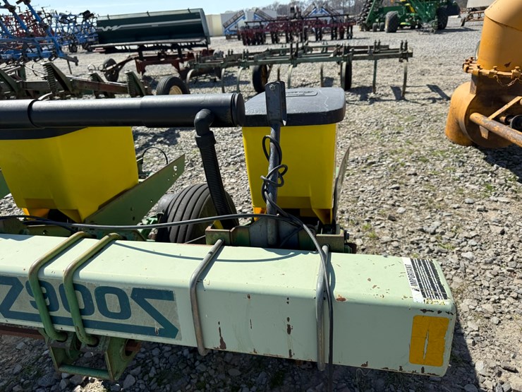 john-deere-12-image-23