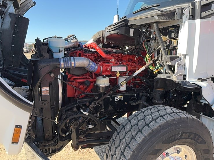 2017-kenworth-t880-image-24