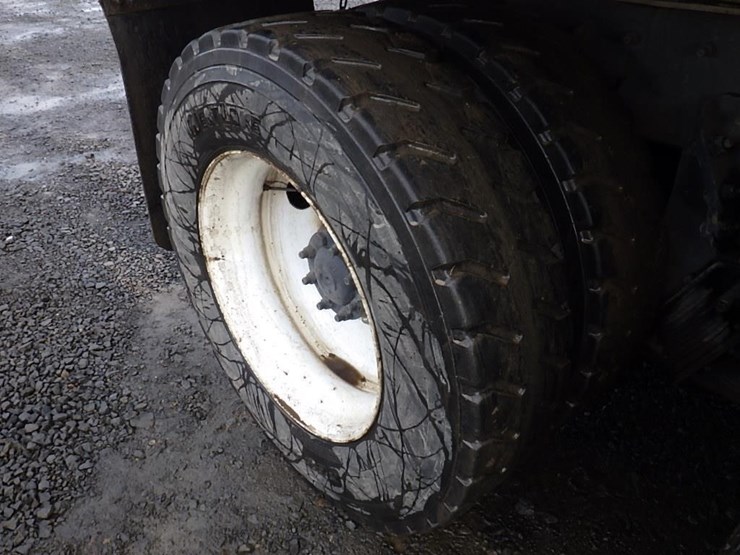 2007-international-7600-image-25