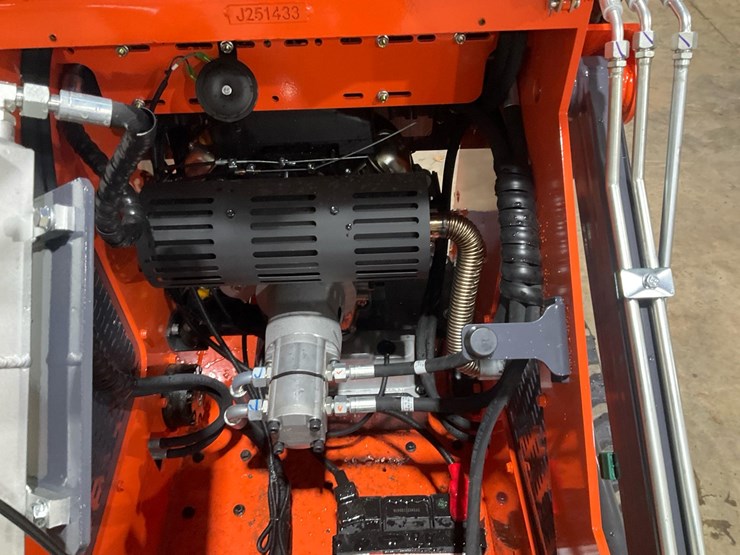 #1005-•-tpm,-t460-mini-skid-steer-loader-image-14