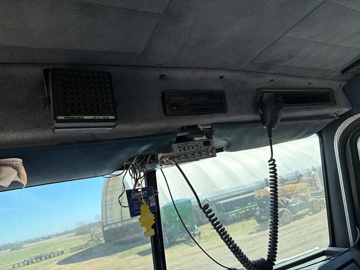 1988-peterbilt-378-image-22