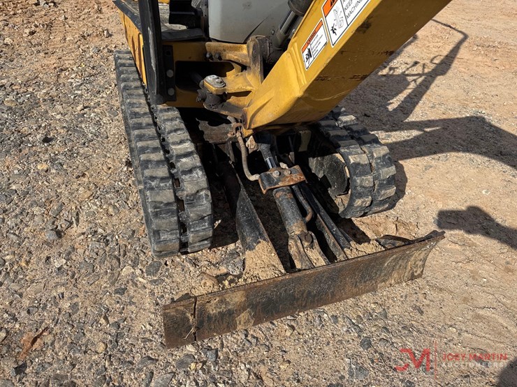 2019-caterpillar-300.9d-image-5