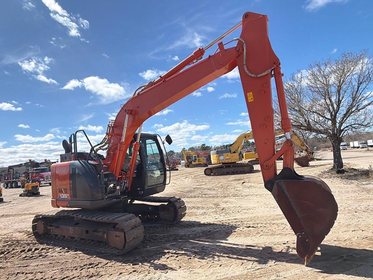 2020-hitachi-zx135us-6-image-4