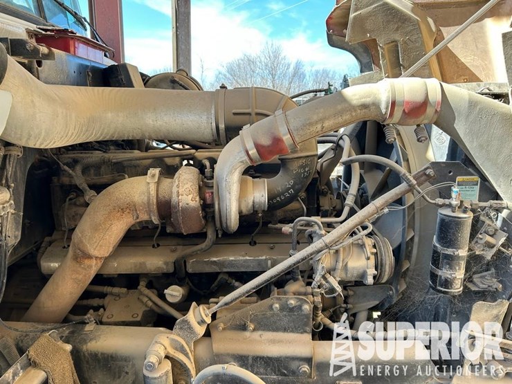 2004-mack-rd688s-image-8