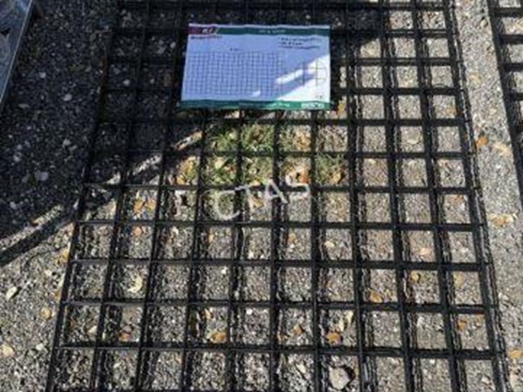 #19-•-(5)-panels-wire-mesh-approx:-3.3'-x-6.6'-image-2