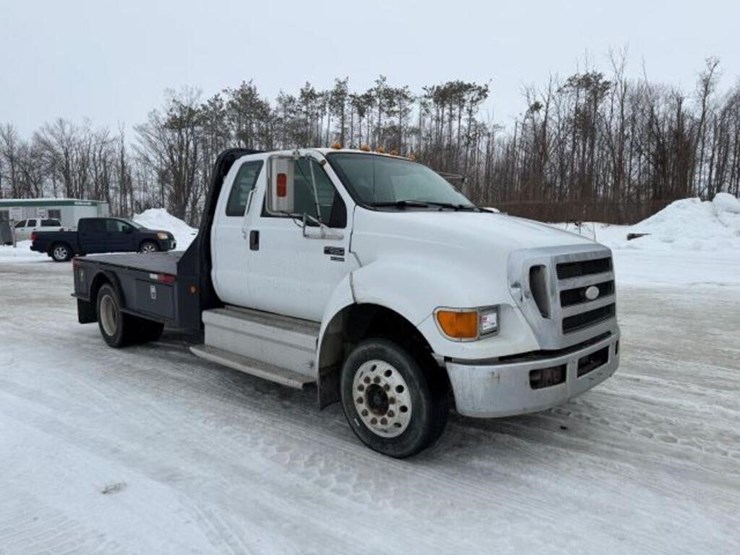 2009-ford-f650-xlt-image-2