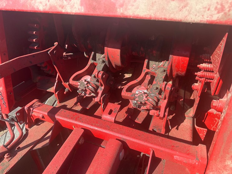 2018-new-holland-bc5070-image-7