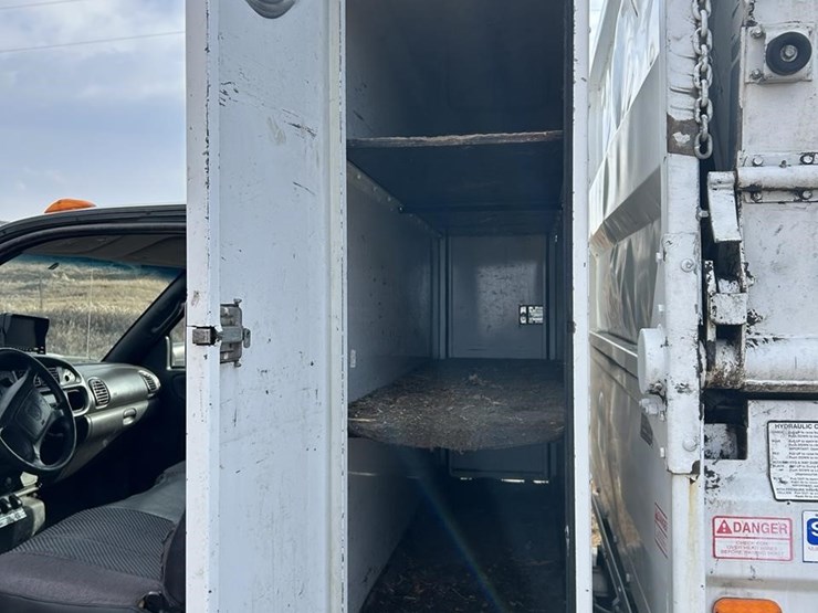 2001-dodge-ram-3500-image-22