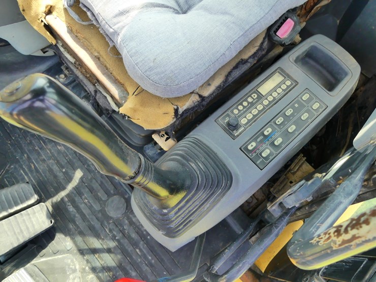 2006-komatsu-pc220-image-11