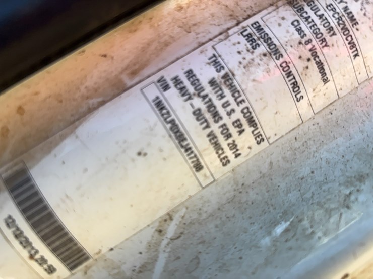 2014-kenworth-t880-image-14