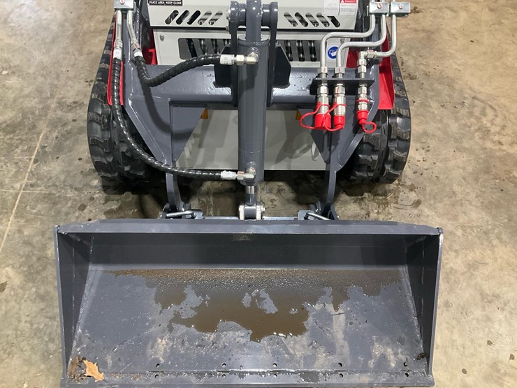 #1003-•-unused-2025-bttl-st28h-6-mini-skid-loader-image-3