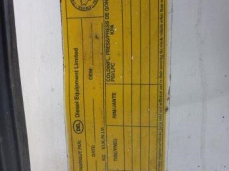 2014-chevrolet-3500-image-11