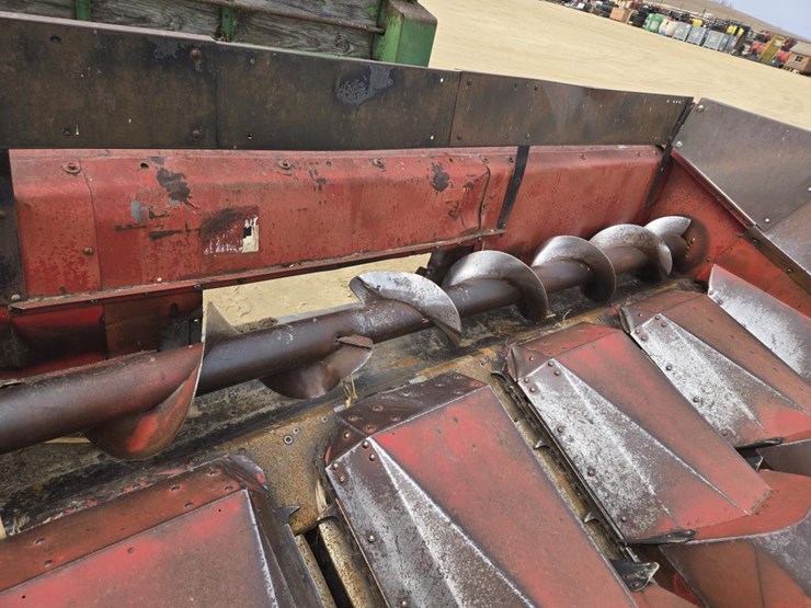 #425-•-case-1063-6-row-cornhead-image-10