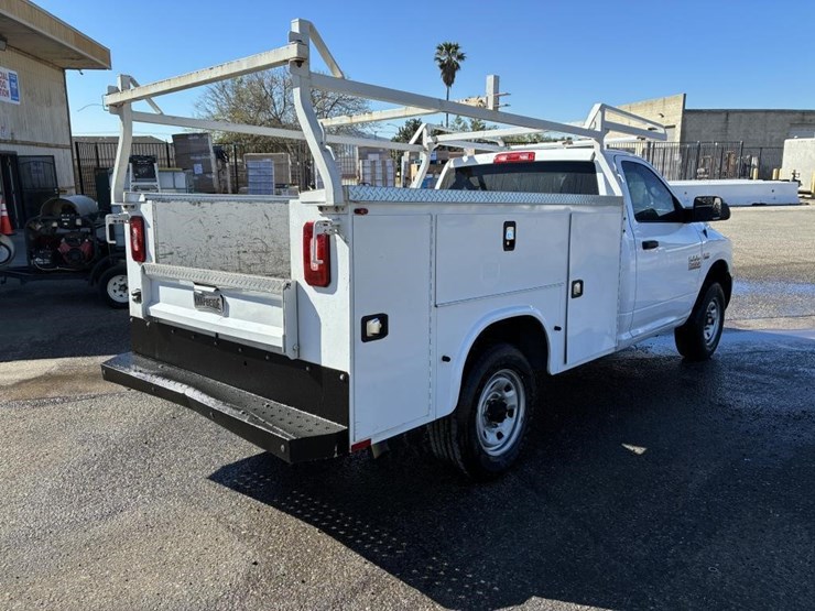 2016-ram-2500-hd-image-2