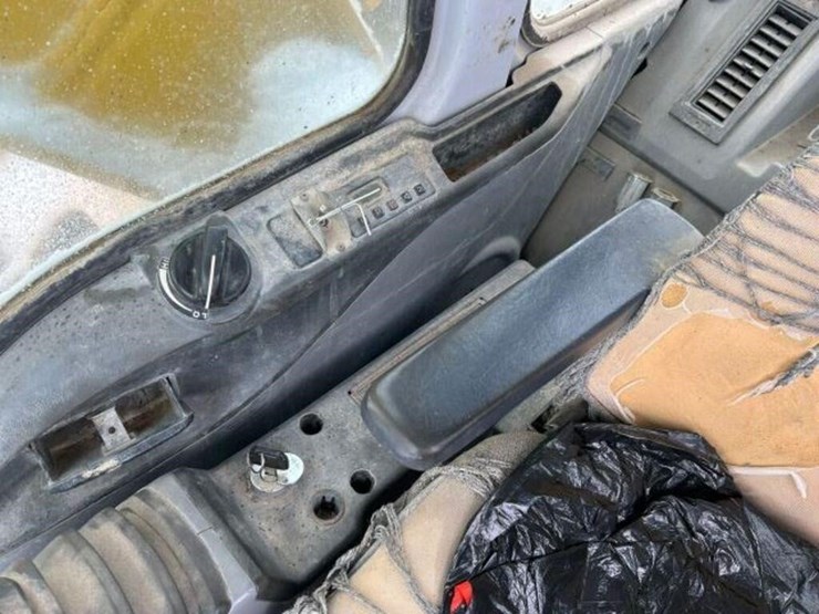 2000-kobelco-sk210-lc-image-17