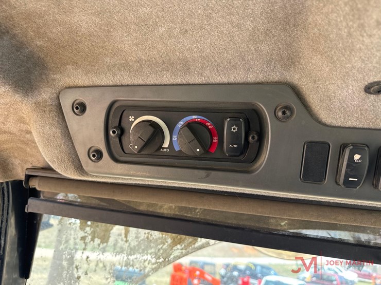 caterpillar-745-image-24