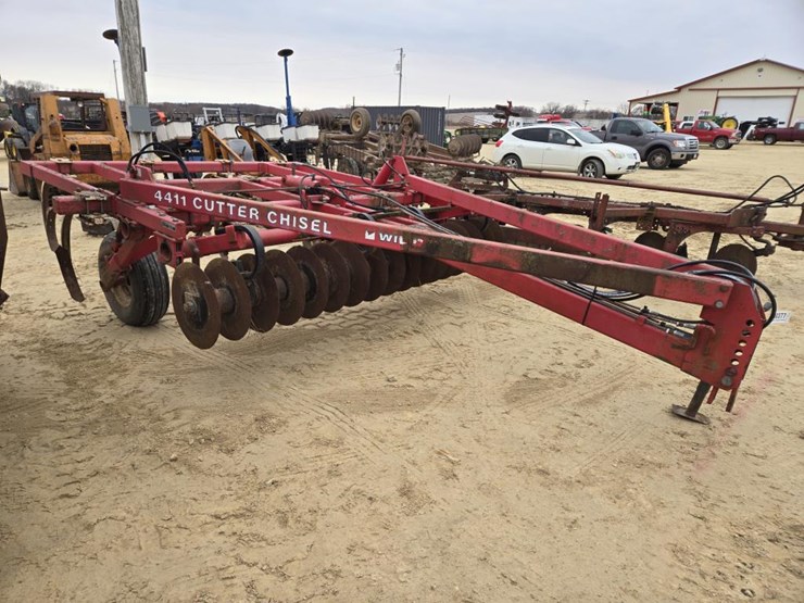 #377-•-wilrich-9-shank-disc-chisel-image-3