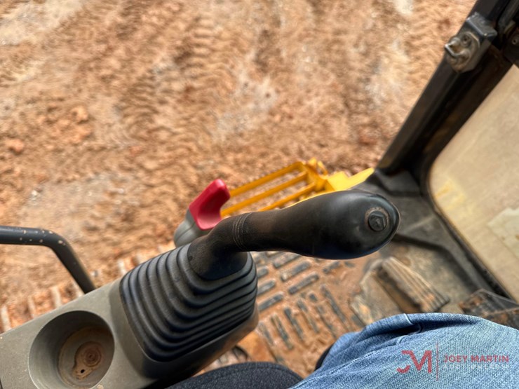 2013-komatsu-pc490-lc-10-image-12