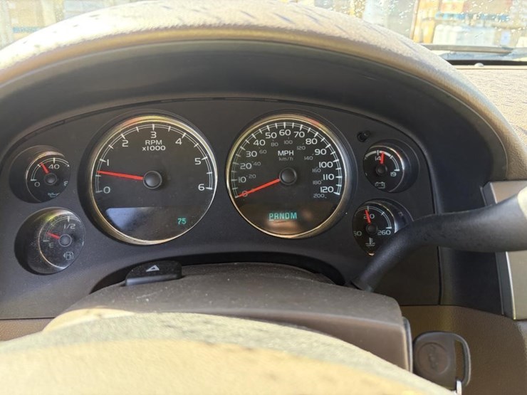 2013-chevrolet-tahoe-image-16