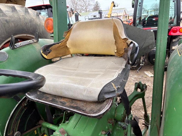 john-deere-2040-image-15