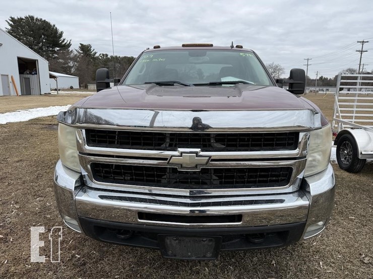 2009-chevrolet-2500-image-2