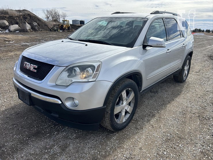 2012-gmc-acadia-image-1