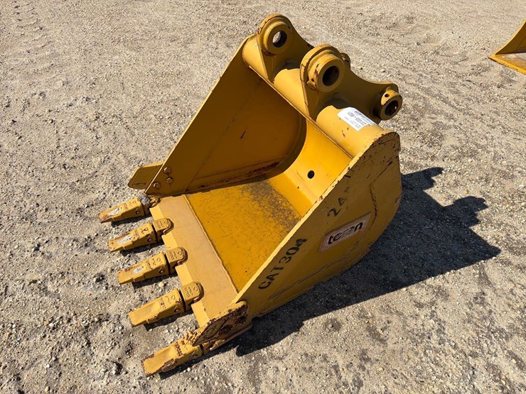 caterpillar-304-image-1