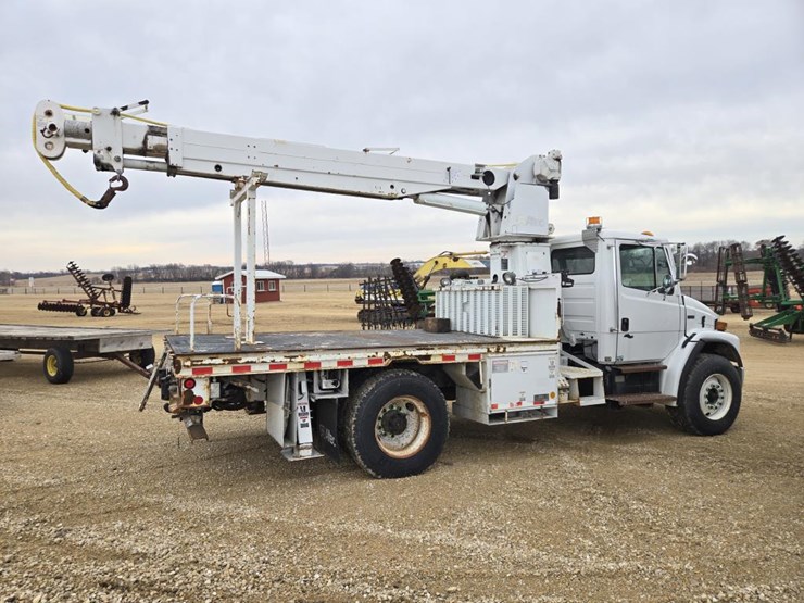 #7926-•-2003-freightliner-fl180-crane-truck-image-8