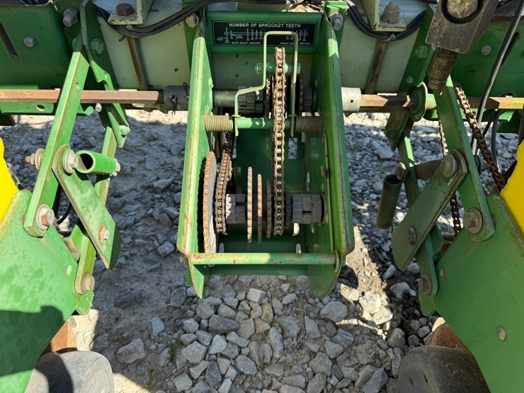 john-deere-12-image-14